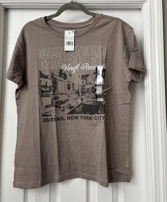 Doe. Main Street Market Vinyl Records Queens NYC Graphic Tee L Brown