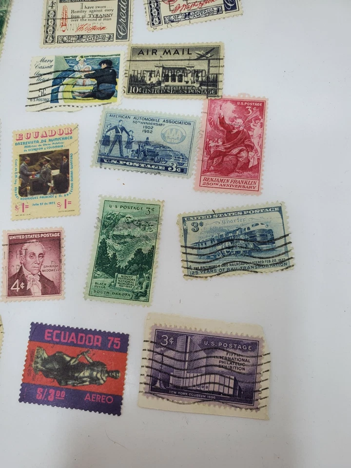 Vintage US and Foreign stamps 3 and 4 cent Greece Argentina Airmail Rushmore - Image 3 of 4