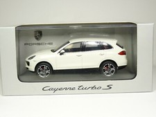 Minichamps Porsche Cayenne Turbo S 2013 1:43 WAP0200220C