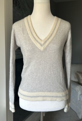 Max&Moi Women's V-Neck Long Sleeve Cashmere Blend Sweater Gray Off White Sz XS