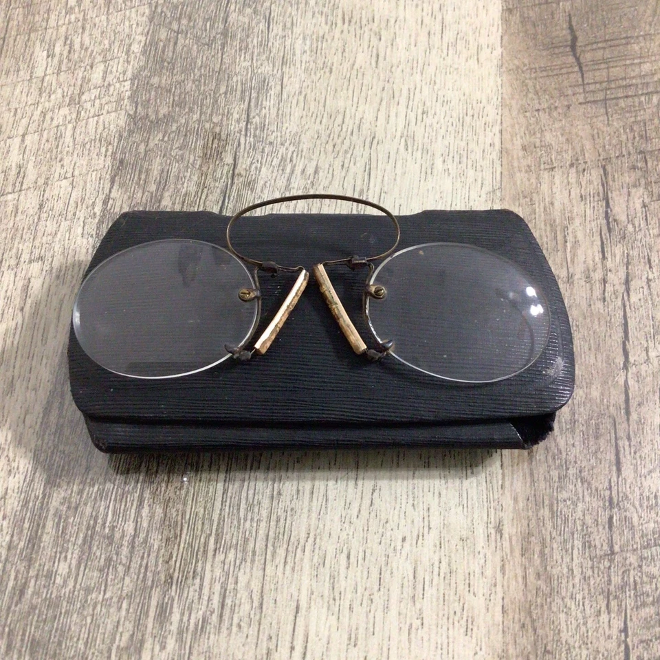 Anteojos antiguos Spring Bridge Pince Nez con estuche Wilhelm Glock Foto 2 de 4