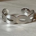 Vintage 70’s Sarah Coventry Silvertone Open Cuff Bracelet Costume Jewelry 1976