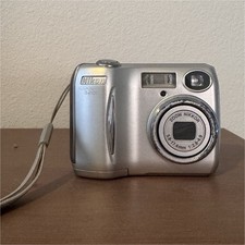 Nikon COOLPIX 3200 Compact Digital Camera 3.2MP 3x Zoom Built-in Flash Silver