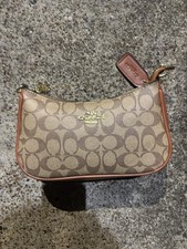 Coach Teri Women's Shoulder Bag - Gold/Light Khaki CP190 