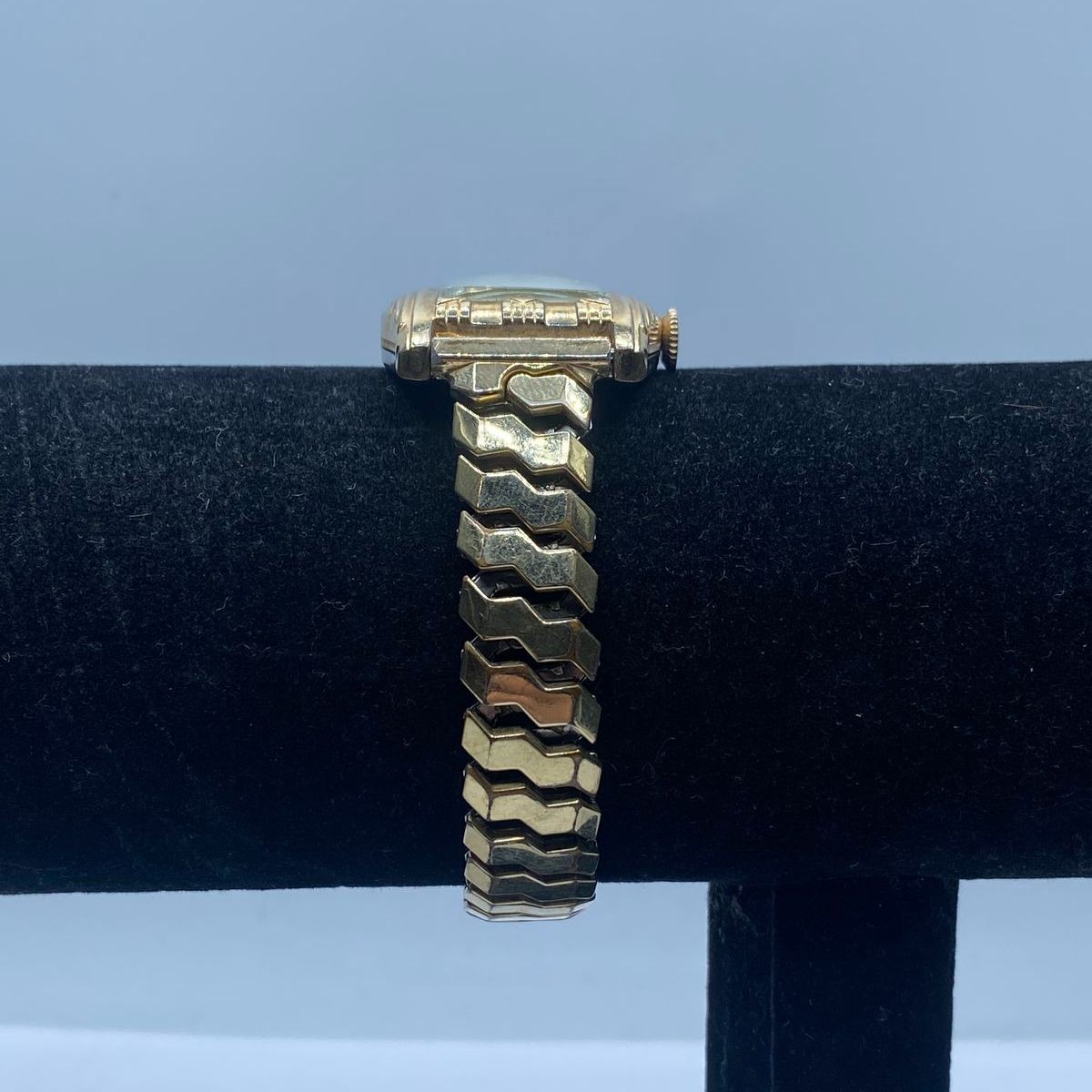 Geneve 27mm Manual Wind Rectangular Case Gold Pla… - image 4