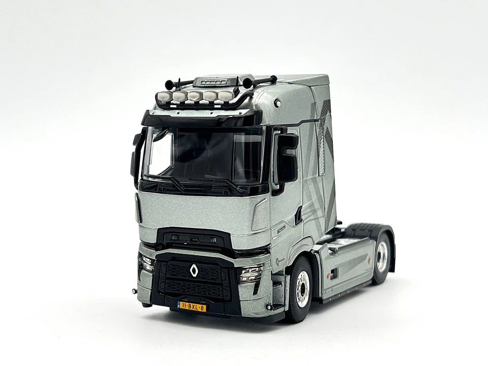 Renault trucks T high evo 4x2 WSI truck models 1:50 scale - Image 2 of 4