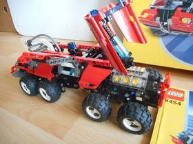 LEGO Technic Rescue Truck with Box (Lego No: 8454)