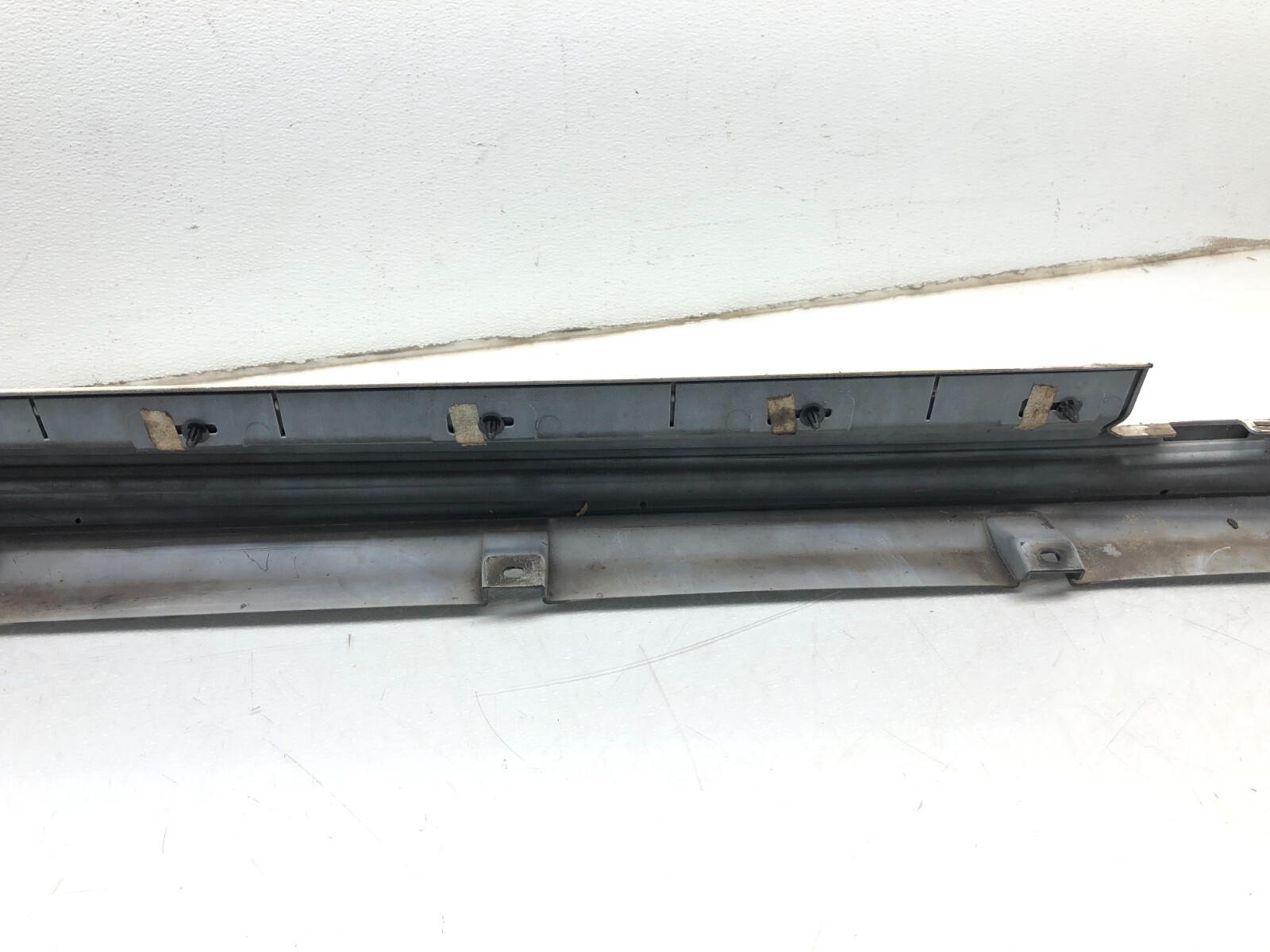 2014-2017 MASERATI GHIBLI SQ4 LEFT DRIVER SIDE SKIRT ROCKER PANEL OEM.