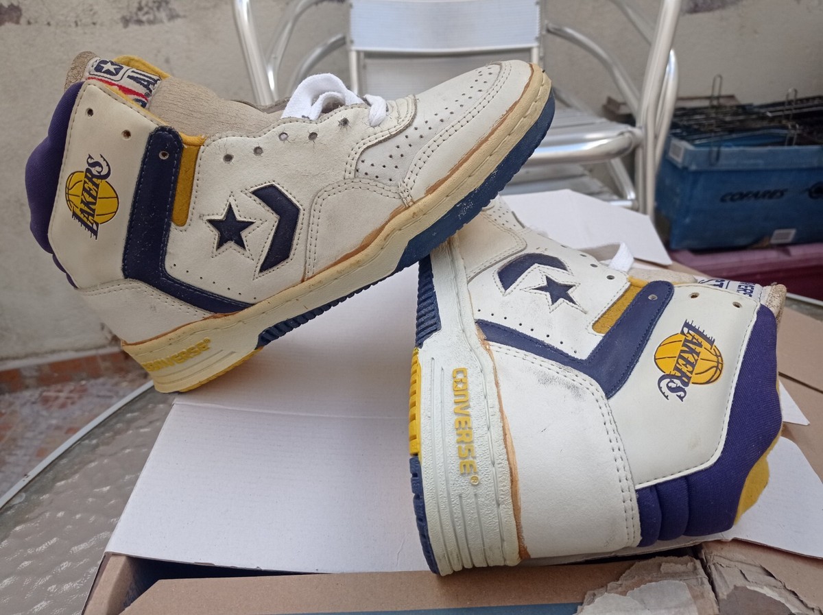 VTG CONVERSE LAKERS NBA OFFICIAL HITOPS SZ 7 BASKETBALL (FASTBREAK 