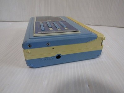 SANYO JJ-P33 Portable Cassette Player Vintage Walkman For parts