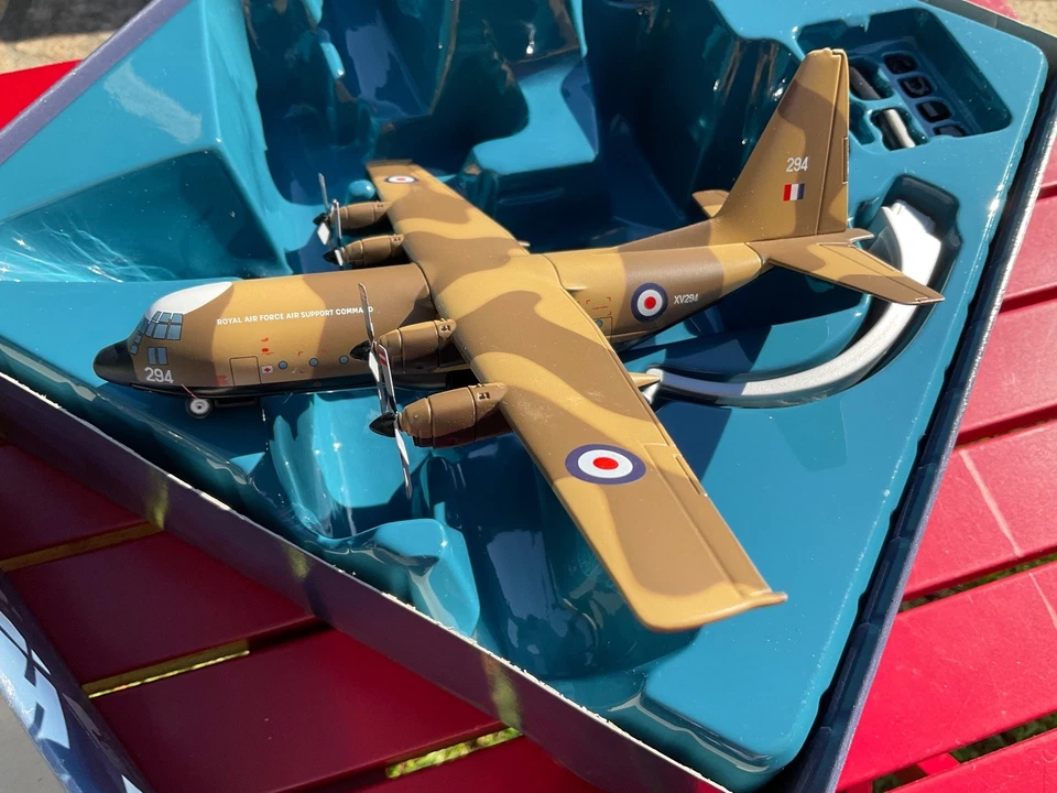 CORGI TOYS ARCHIVE LOCKHEED C130 HERCULES RAF - Immagine 2 di 4