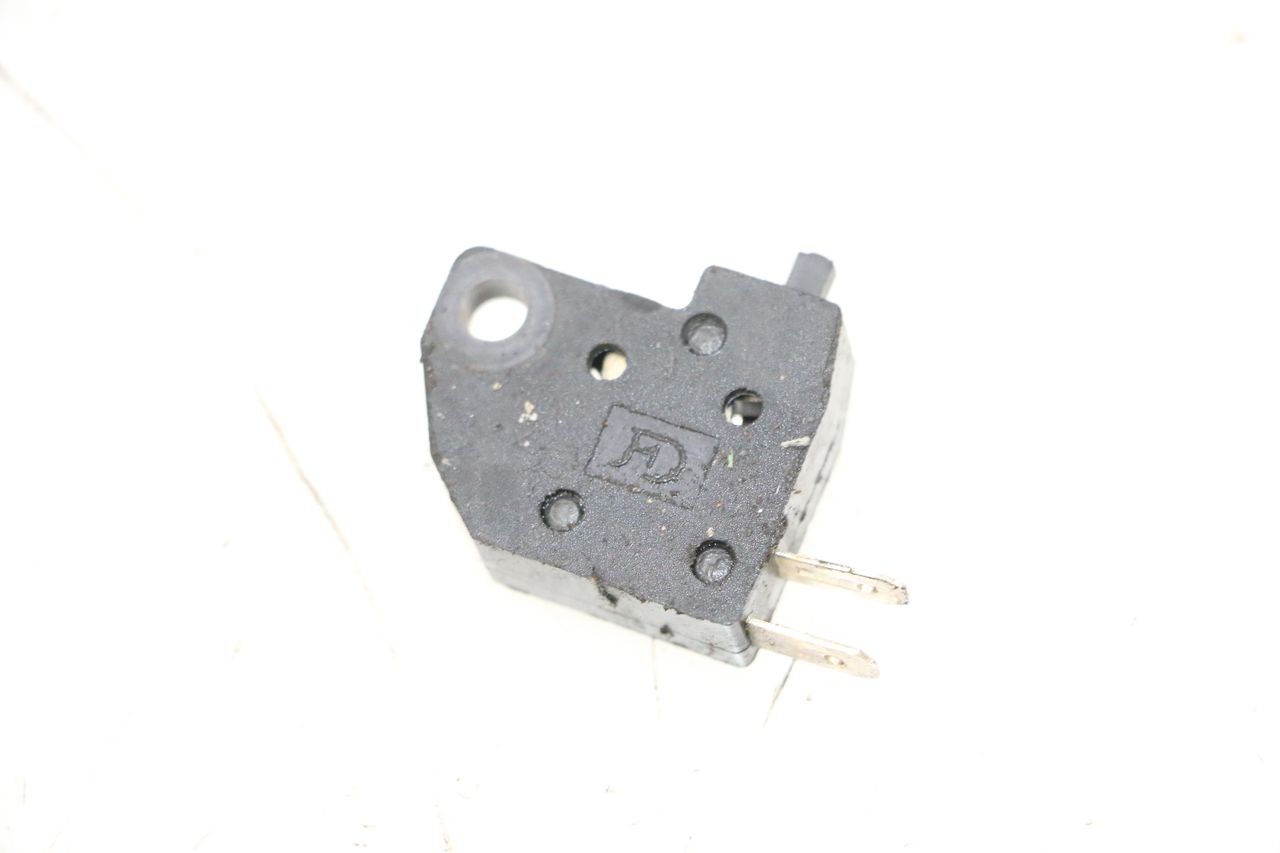 RIGHT STOP LIGHT SWITCH - PEUGEOT KISBEE 2T 50 (2010 - 2017)