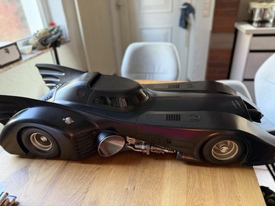 Hot Toys - Batmobile (1989) - Movie Masterpiece Edition