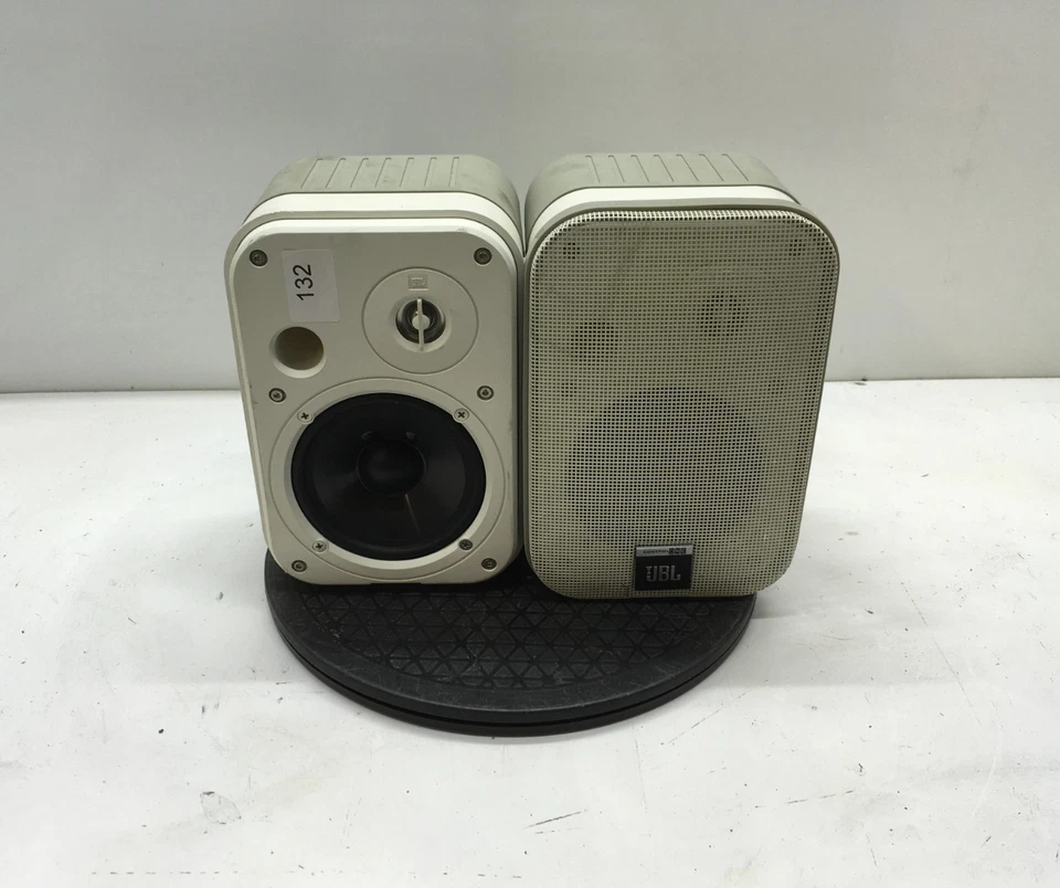 JBL Control One Lautsprecher Paar - getestet - Grill fehlt - Bild 2 von 4