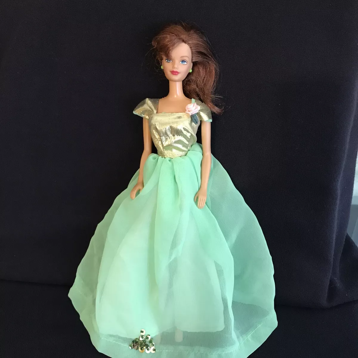 Earrings with shop green gown