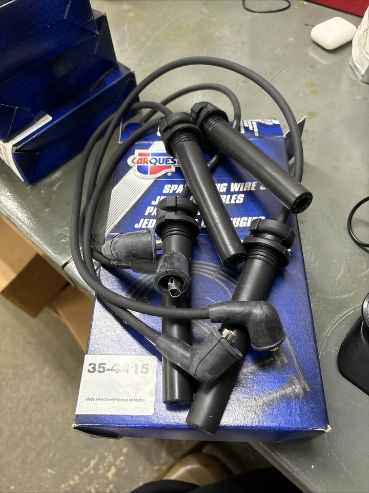 Carquest #35-4415, Juego de cables de bujía, se adapta a 02-04 Nissan Xterra/Frontier Foto 2 de 2