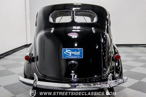 1938 Plymouth Deluxe 4 Door Sedan - Picture 11 of 12