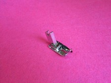 SPRING TYPE 1/4"  Quiting Foot Fits Singer 44S 4411 4423 4452 5511 5523 5532, 