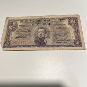 URUGUAY 1939 10 PESOS SERIE D CIRC