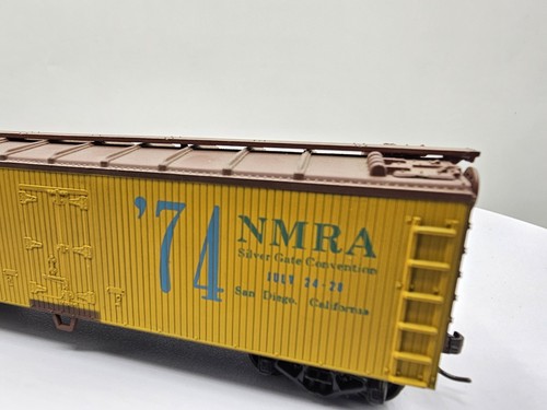 **READ** Train Miniatures? HO Scale Mini City 74 NMRA 40' Reefer Box Car Train - Picture 2 of 9