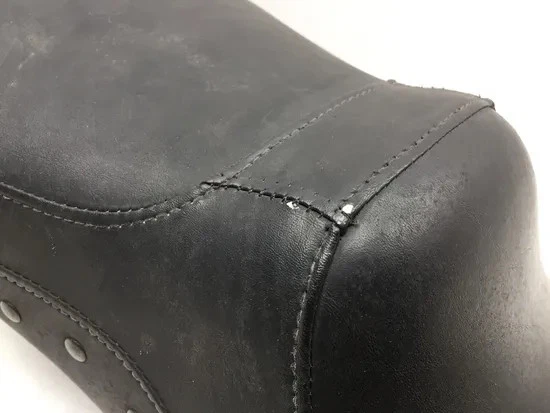 Harley-Davidson Dyna Super Glide Seat 2000 FXD 3335 X Foto 2 de 4