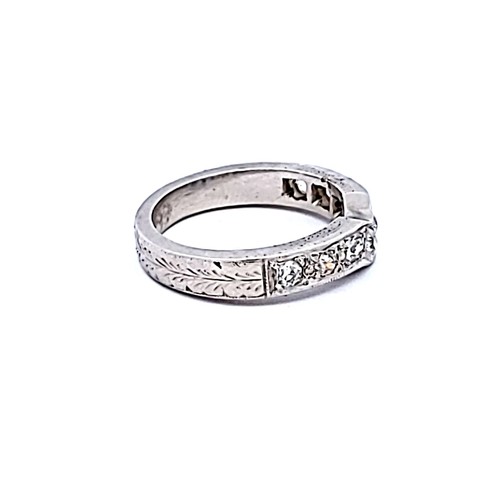 0.90 Carat Round Brilliant I VS1 Diamond White Platinum Band Ring - Picture 4 of 7