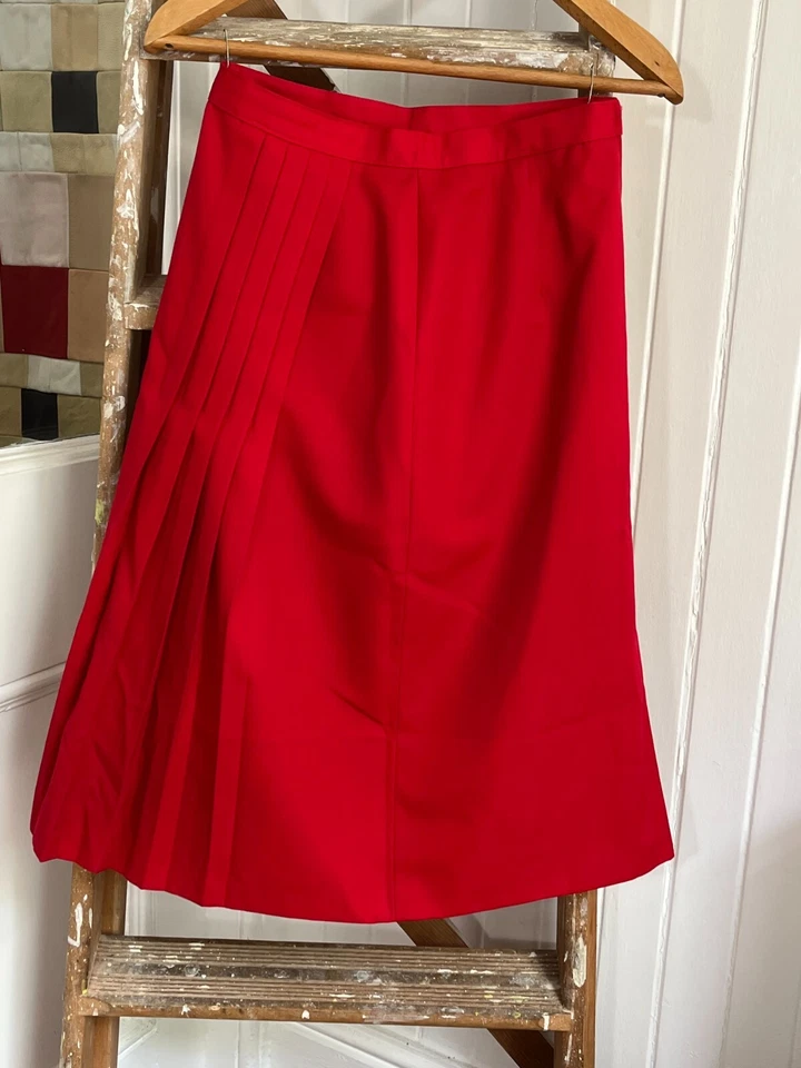 Bold Red Pleated Skirt | Classic A-line Style | Mid-Length | Charity Sale - Image 2 of 4