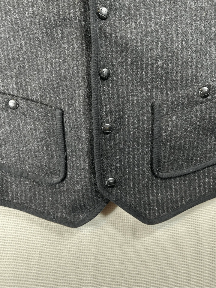 Woolrich Men’s Wool Blend Vest L Grey Button Front Outdoor Heritage Workwear - Image 4 of 4