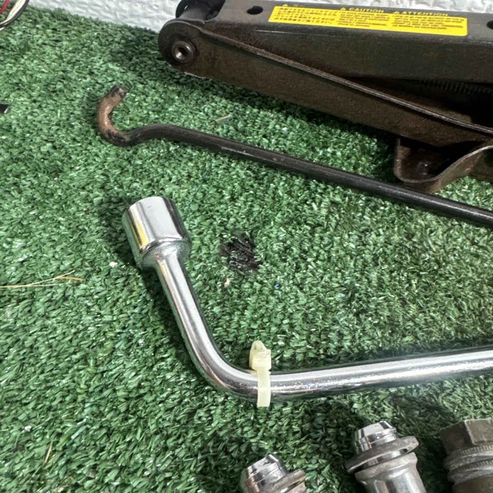 2000 Lexus RX300 spare tire Jack and tools w/ Wheel lock set OEM 1999 2000 2001 - Image 4 of 4