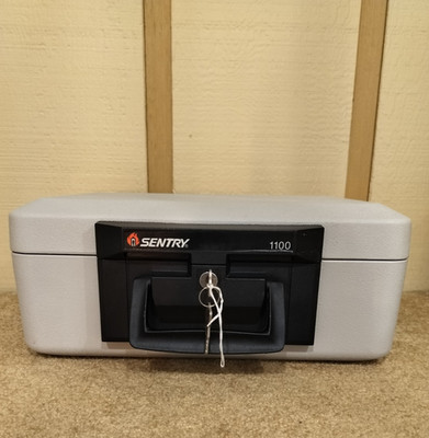 Sentry Safe 1100 Fire Proof Safe with  2 Keys Valuables Portable Lock Box #2451