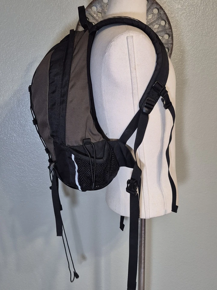 Mochila The North Face Atlantis verde negro bloques de color correa para el pecho Foto 2 de 4