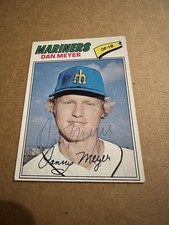 Dan meyer Signed 1977 Topps #527 Seattle Mariners MLB. Baseball Card