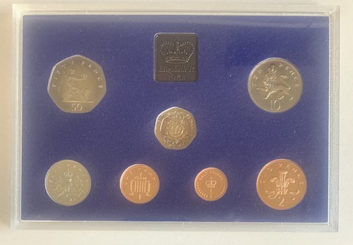 1982 GREAT BRITAIN 8 PIECE PROOF SET IN ORIGINAL PACKAGE WITH PAPERWORK - Picture 3 of 4