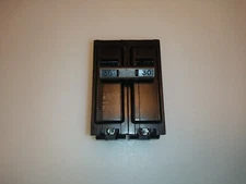 ITE QP2-B030 30 AMP 2 POLE CIRCUIT BREAKER TYPE EQ-P 230 QP2B030