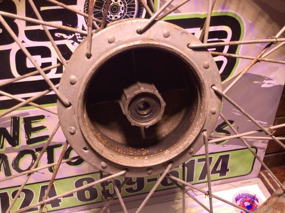 Hodaka ACE 100 rueda delantera freno tambor buje original OEM Foto 2 de 4