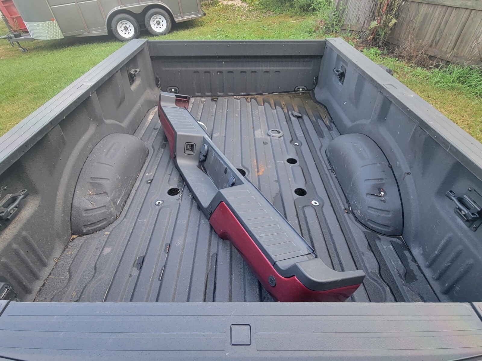 2018 Ford F350 dually truck bed box 8’ platinum maroon Camera Tailgate