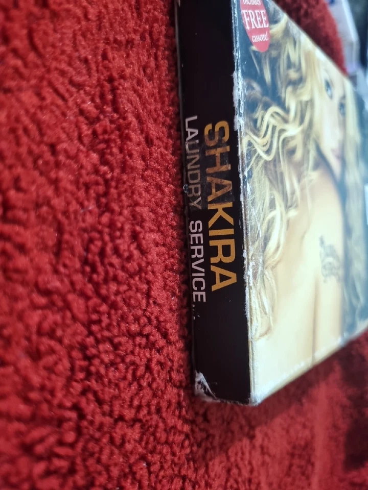 Shakira Laundry Service Cassette Set INDIA IMPORT Rare Indian special edition Foto 2 de 4