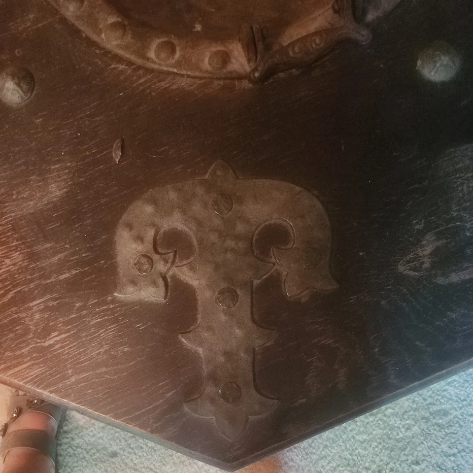 Mesa de centro brasero renacimiento español de Artes de México Internacionales Foto 2 de 4