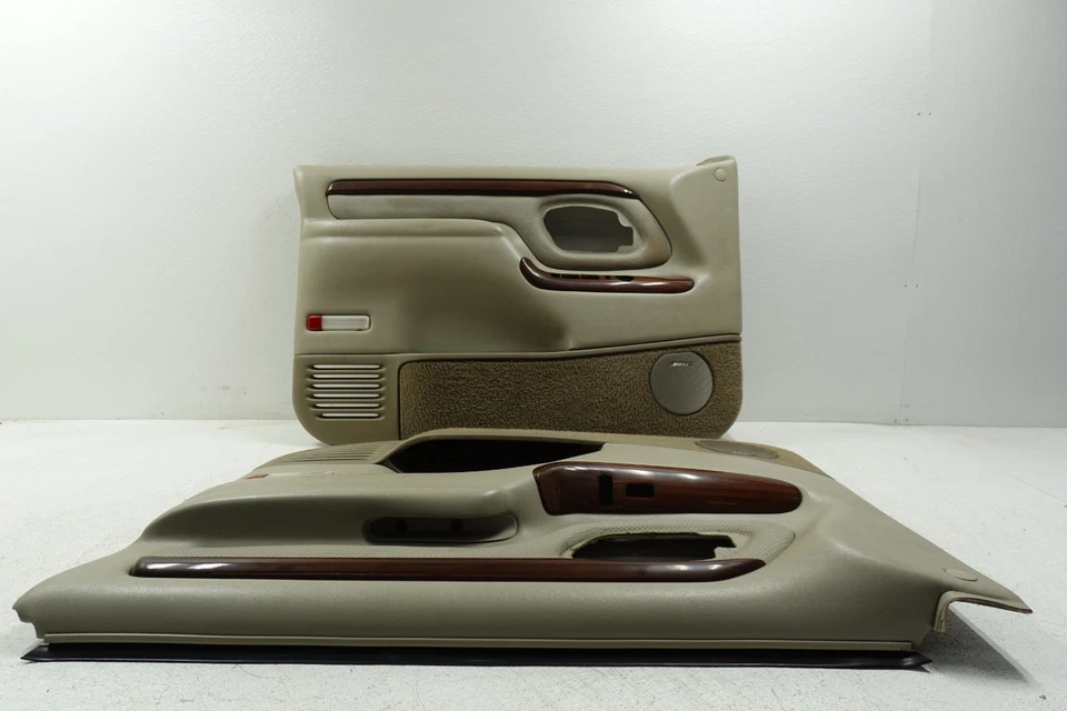 Cadillac Escalade Chevy GMC C/K 1500 2500 3500 1999 FABRICANTE DE EQUIPOS ORIGINALES paneles de puertas delanteras | W6282 Foto 3 de 4