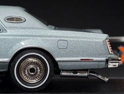 LINCOLN CONTINENTAL MARK V Vert NEO 1:43 of reference