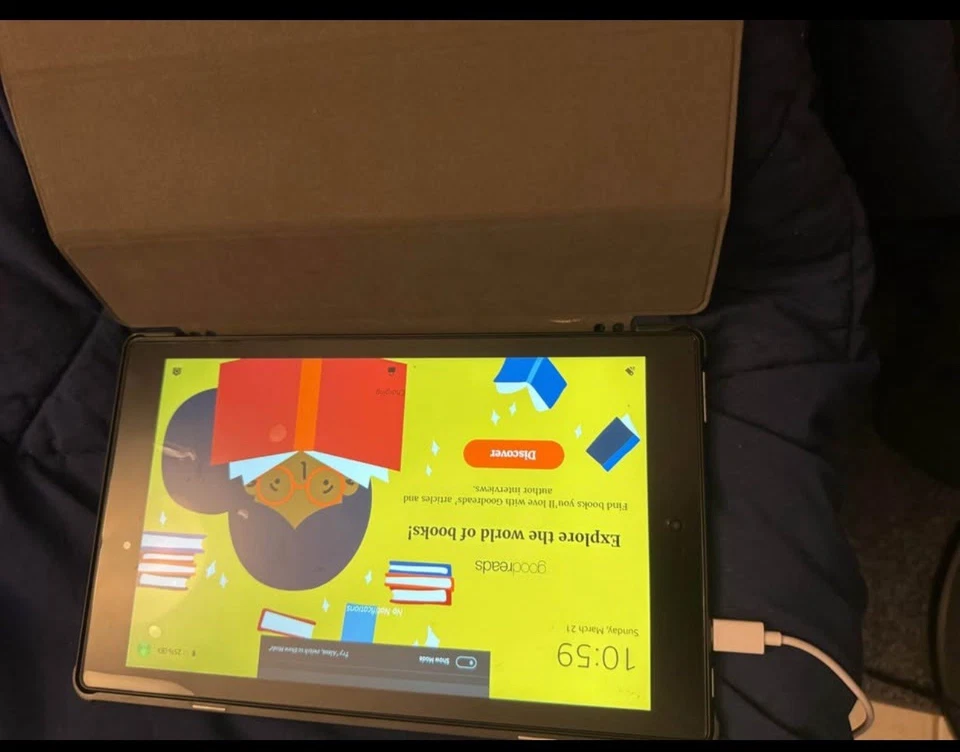 Tablet Amazon Kindle Fire HD 10 7ª Generación, 32 GB, Wi-Fi, 10" Negra Foto 2 de 2