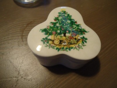 Vintage Royal Worcester Spode Palissy Porcelain Trinket Box Iconic Christmas Tre