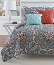 VCNY Home Yara Reversible 3-Pc. Full/Queen Quilt Set T4104024