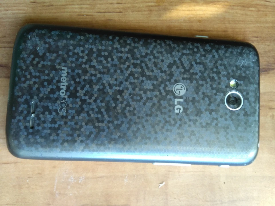 Smartphone LG MS323 Optimus L70 MetroPCS Foto 2 de 3