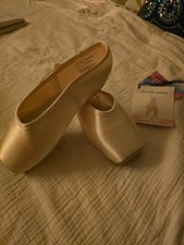 Gaynor Minden Pointe Shoes, Size CL8WFDH