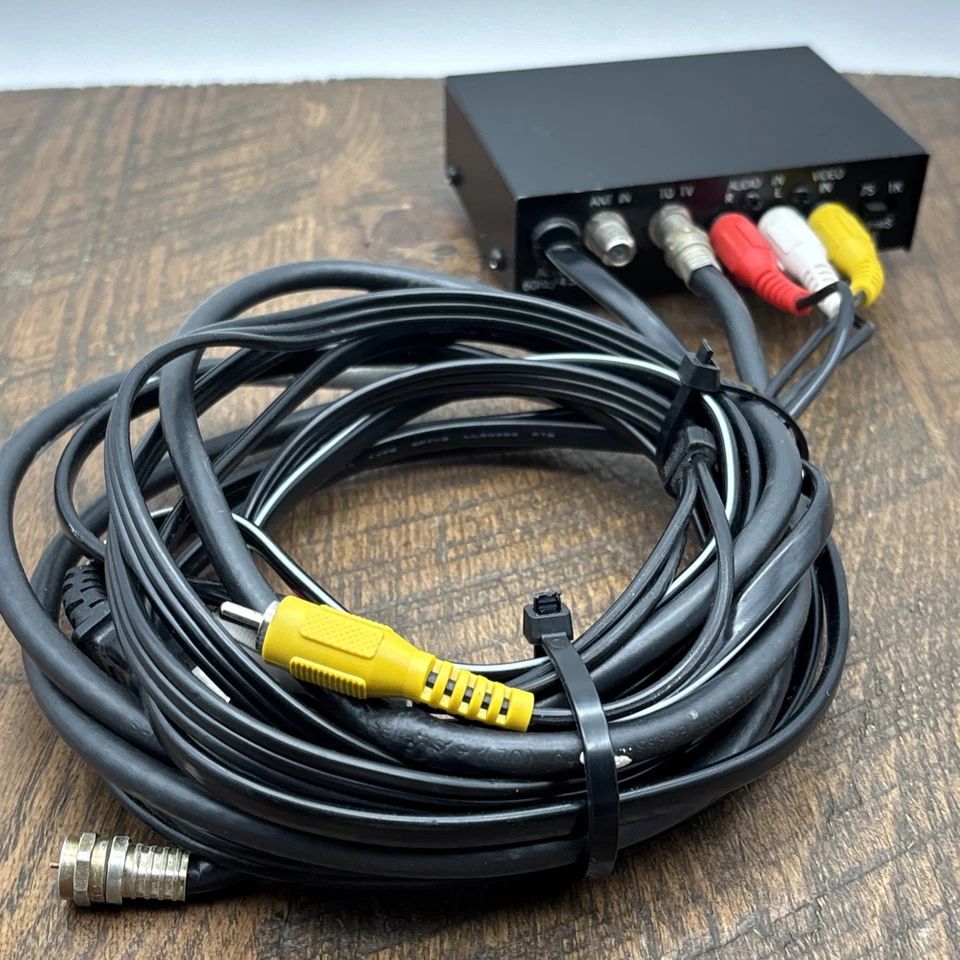 3G Vintage Gaming RF Modulator - Philips Magnavox PM61138 AV TV Switch Box - Image 3 of 4