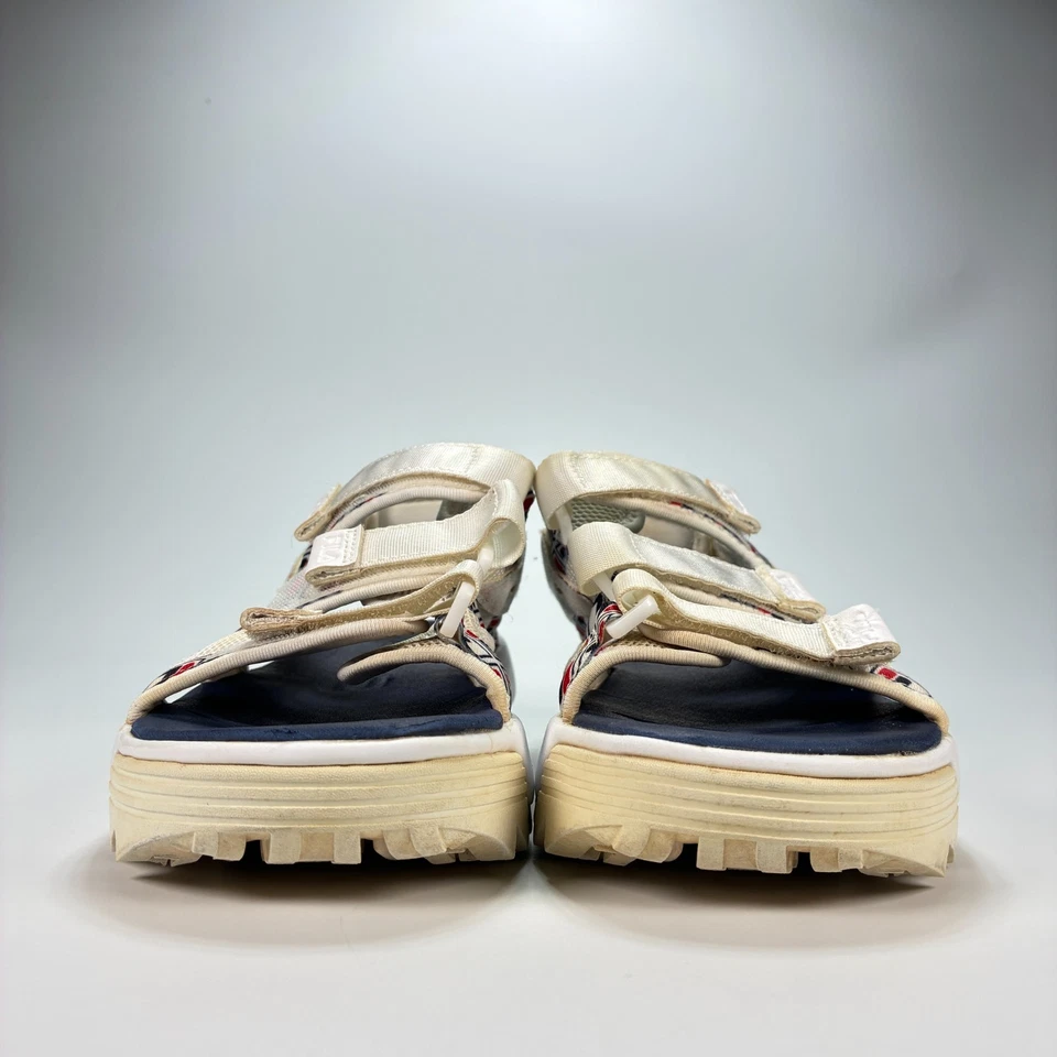 Sandalias Fila Disruptor blancas azul marino gruesas con correa de plataforma para mujer talla 7” Foto 2 de 4