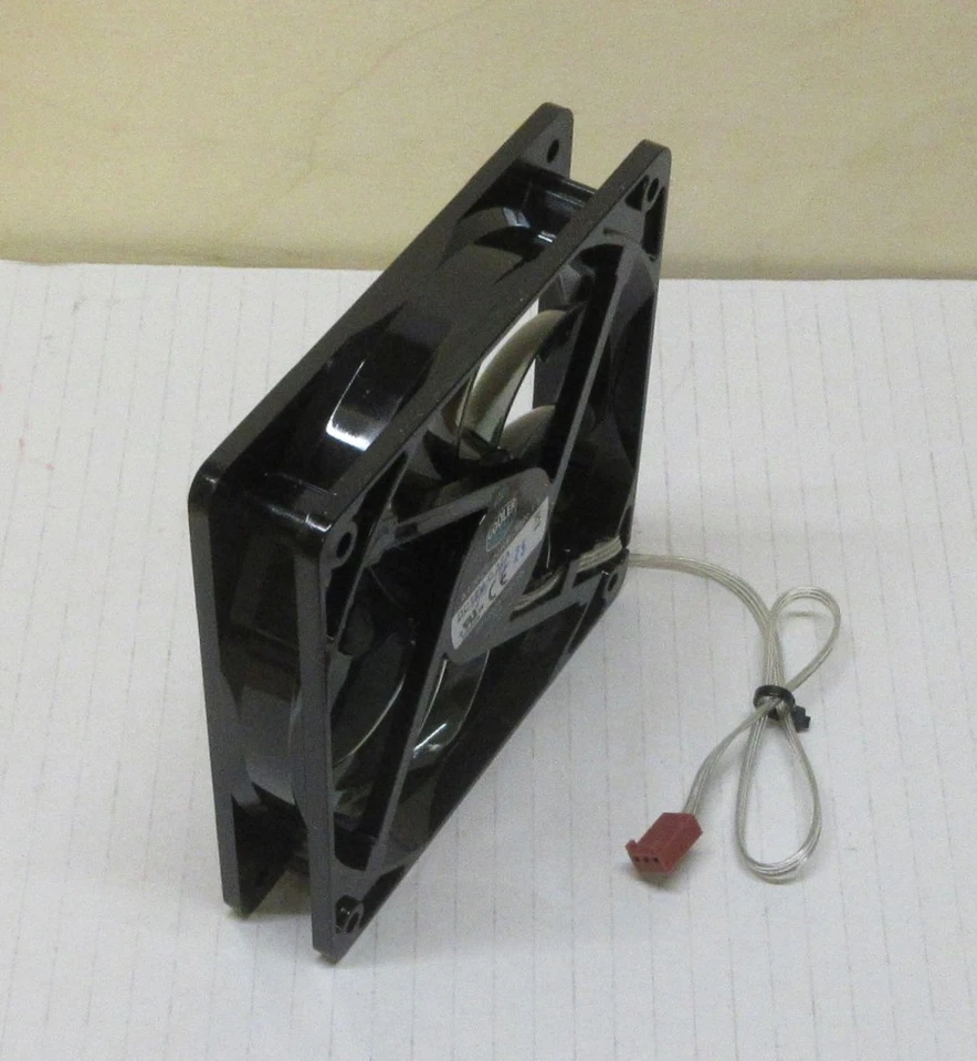 Blaue  LED: Gehäuselüfter 120 mm,  SICKLE FLOW 120 - NEU / OVP - Bild 4 von 4