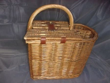 Vintage Picnic Basket Woven Rattan Wicker With 2 Wine Bottle Compartments Nice!!