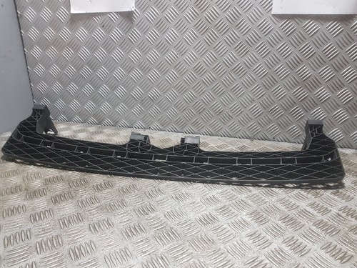 VOLKSWAGEN PASSAT B7 STOßSTANGE VORNE MITTELHALTER 3AE807571